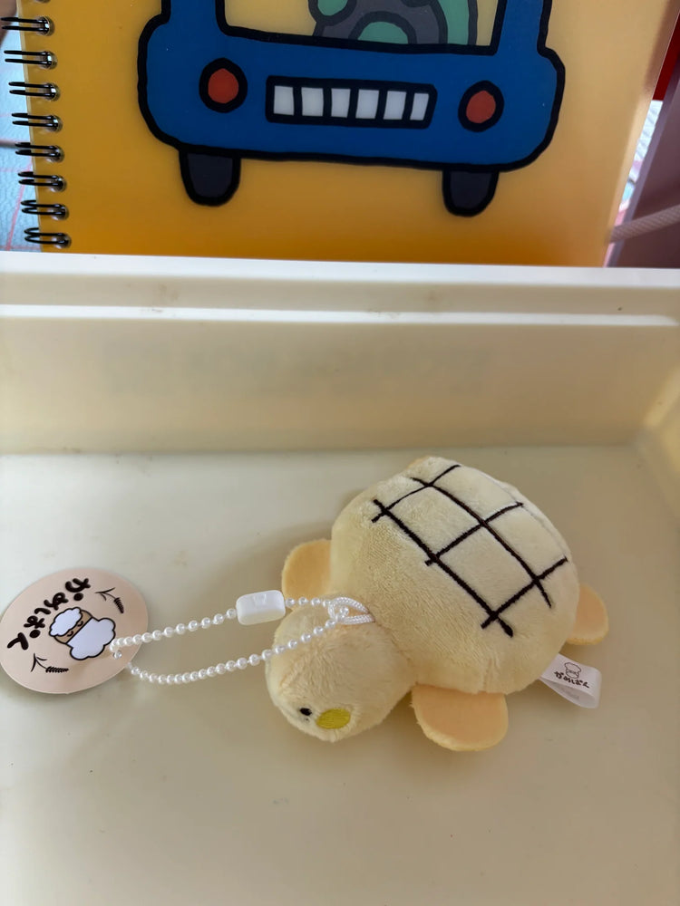 
                
                    Load image into Gallery viewer, Bun Turtle keychain
                
            