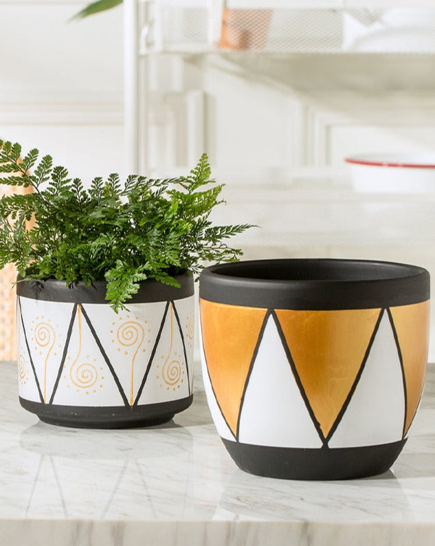 Totem Pattern Pot