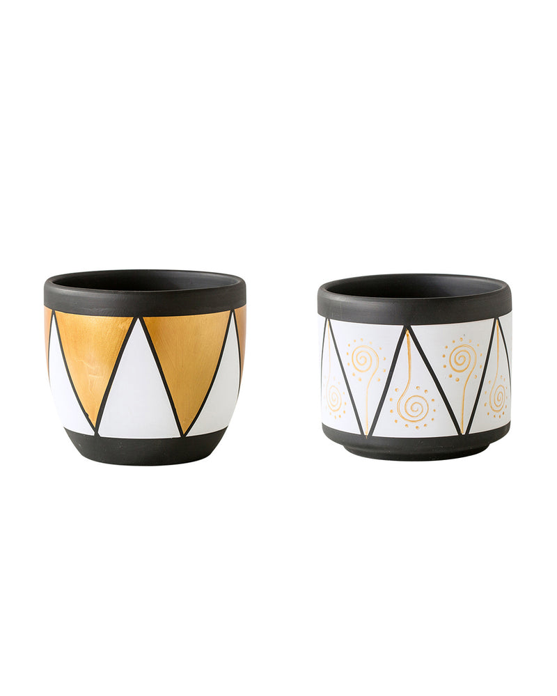 
                
                    Load image into Gallery viewer, Totem Pattern Pot
                
            