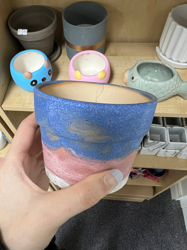 
                
                    Load image into Gallery viewer, The Discount (Cracked) Pot - 4.6
                
            